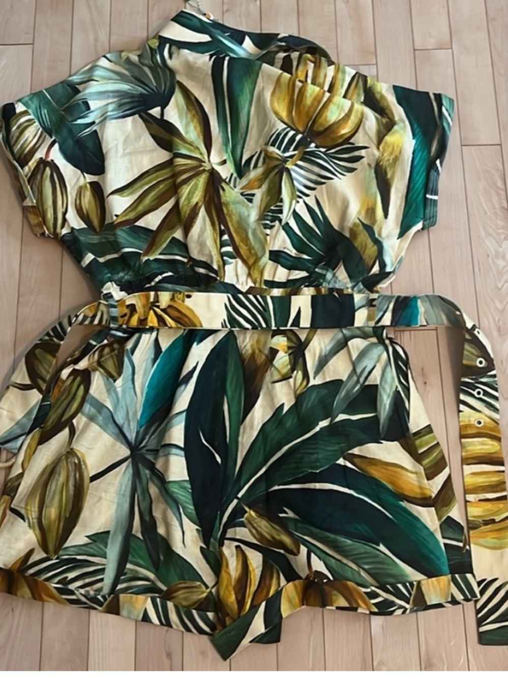 Preloved very good condition Farm Rio Yellow Bananart Romper size medium